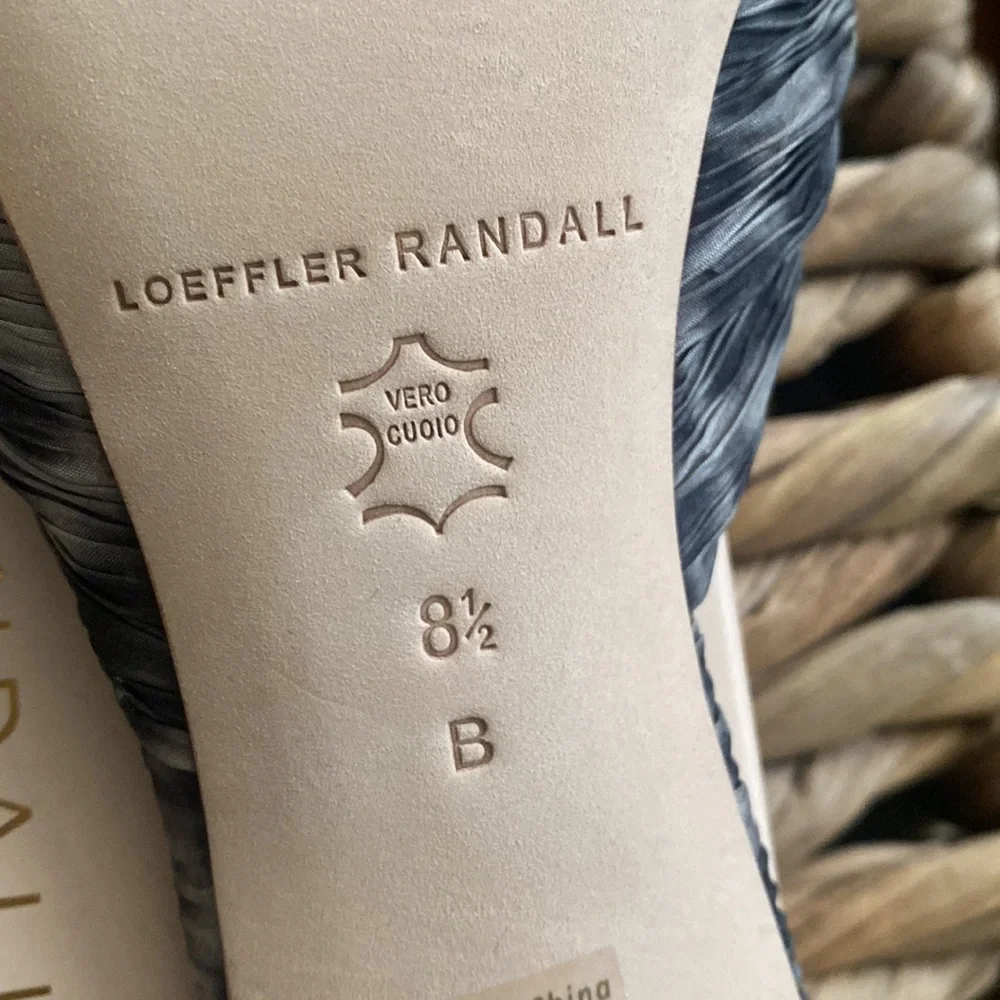 Only tired on once brand new Loeffler Randall open to sandals with cutest bow - Picture 11 of 12